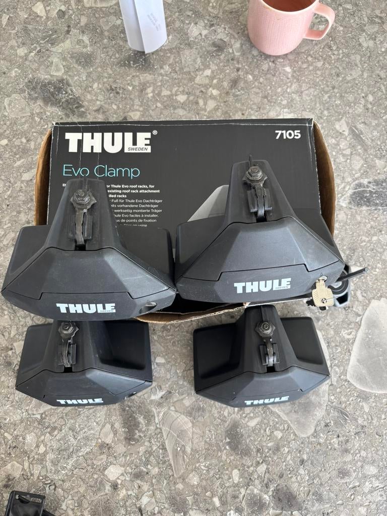 Thule Evo Clamp 7105 + kit 145079, Enlèvement, Comme neuf