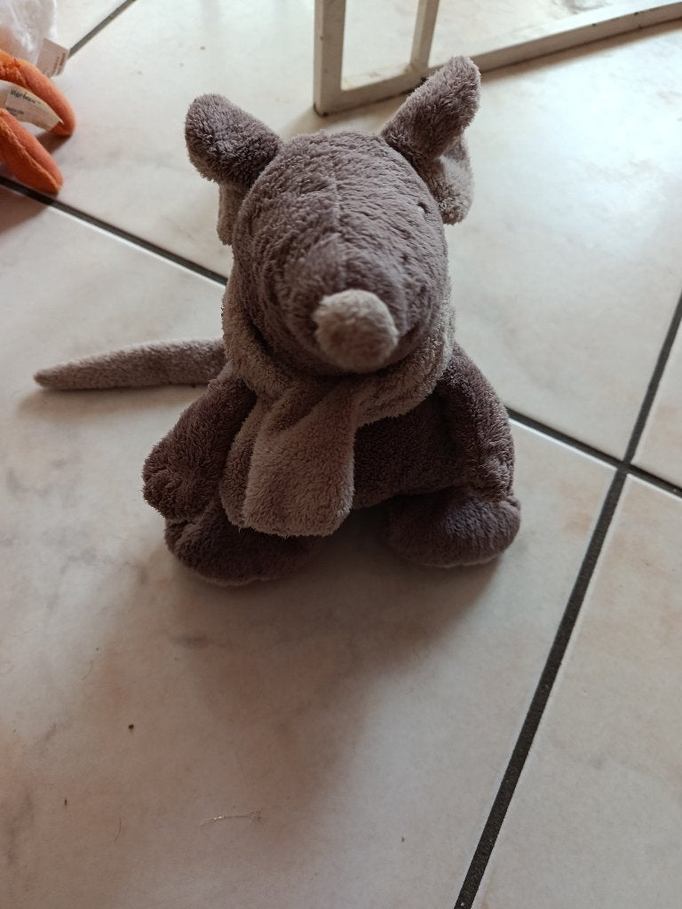 knuffel dimpel muis donkergrijs lichte sjaal(doos sept 2026), Kinderen en Baby's, Ophalen of Verzenden, Grijs, Muis, Met licht