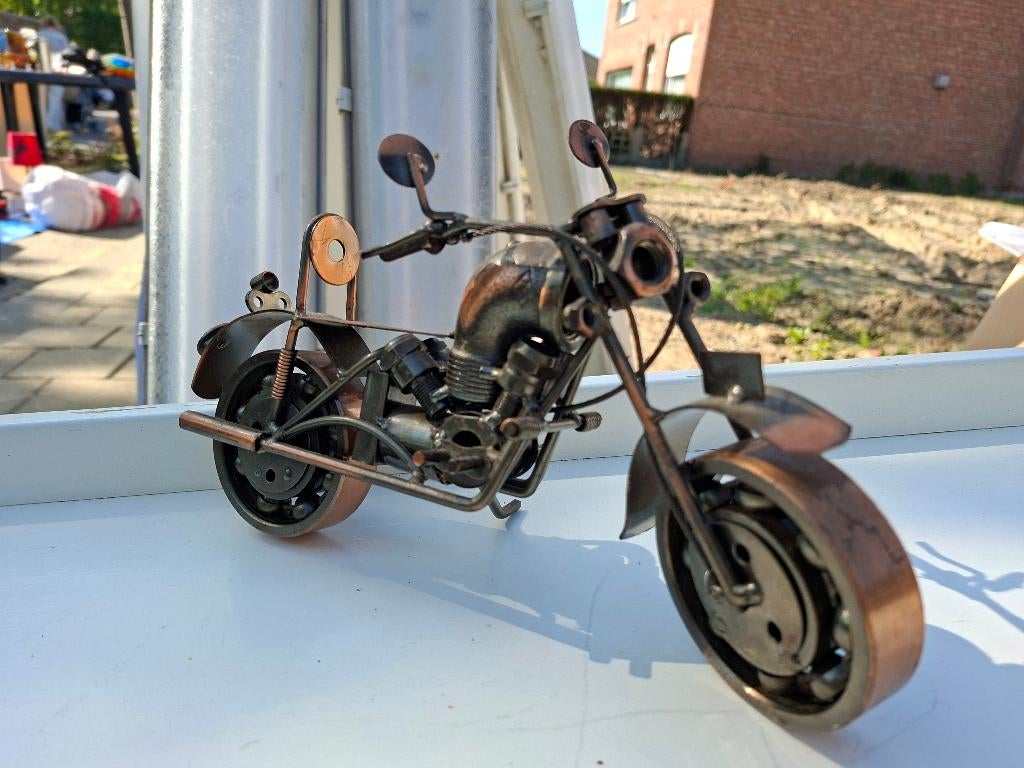 Metalen motor, Enlèvement