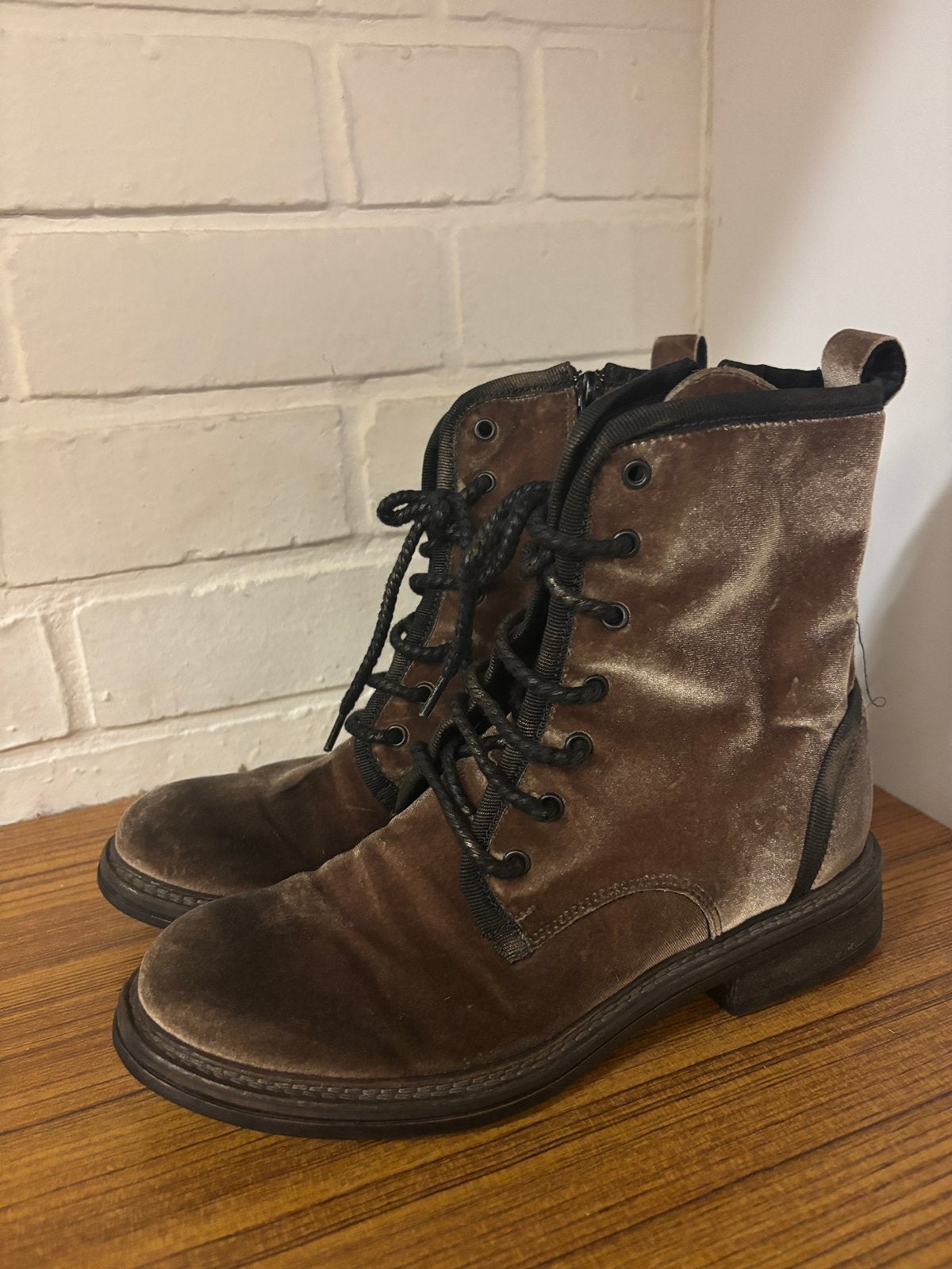 Fru.it bottines fluweel bruin maat 37, Kleding | Dames, Bruin, Lage of Enkellaarzen, Ophalen of Verzenden, Zo goed als nieuw