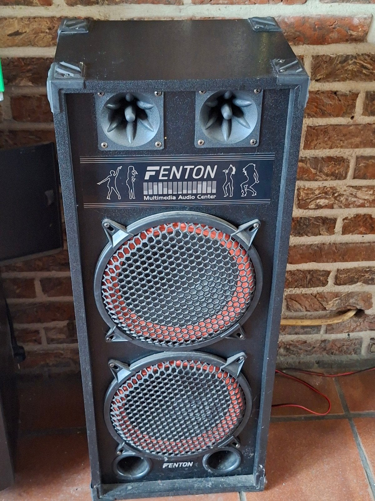 2 boxen met microfoon, Speakerset, Zo goed als nieuw, Bluetooth, Ophalen