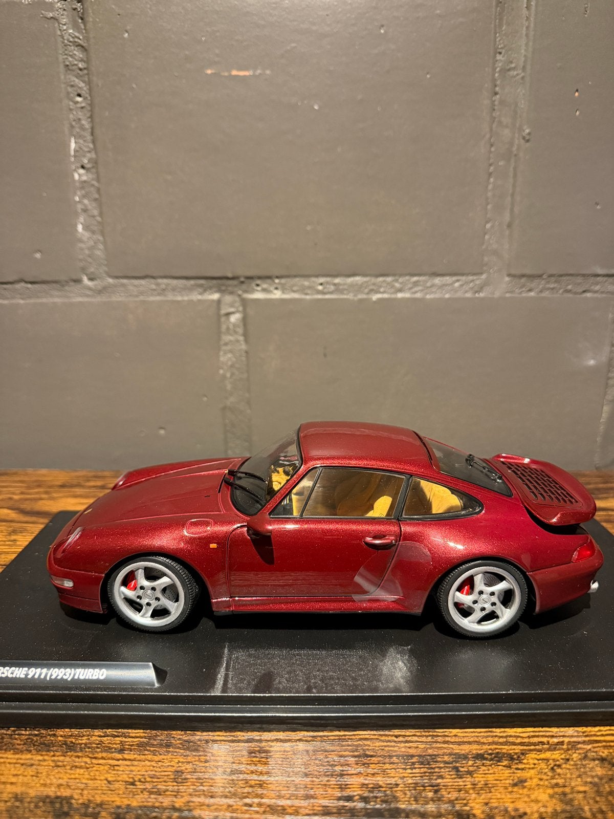Porsche 993 Turbo, Hobby en Vrije tijd, Modelauto's | 1:18, Ophalen of Verzenden, Zo goed als nieuw, Solido