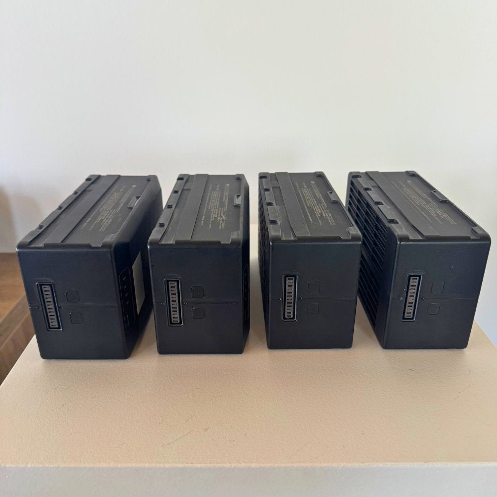 Lot de 4 batteries DJI TB60 (occasion) - Matrice 300 RTK, TV, Hi-fi & Vidéo, Drones, Comme neuf, DJI, Enlèvement ou Envoi