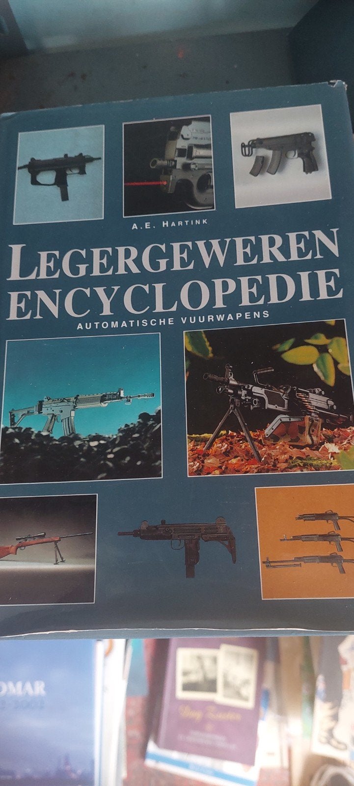 A.E. Hartink - Geillustreerde legergeweren encyclopedie, Boeken, Oorlog en Militair, Algemeen, Ophalen of Verzenden