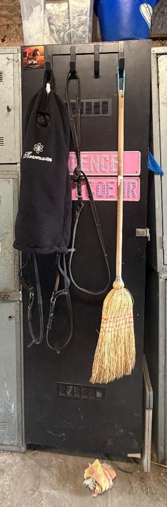 Armoire d’équitation sur mesure – comme neuve !, Enlèvement, Comme neuf, Obstacle