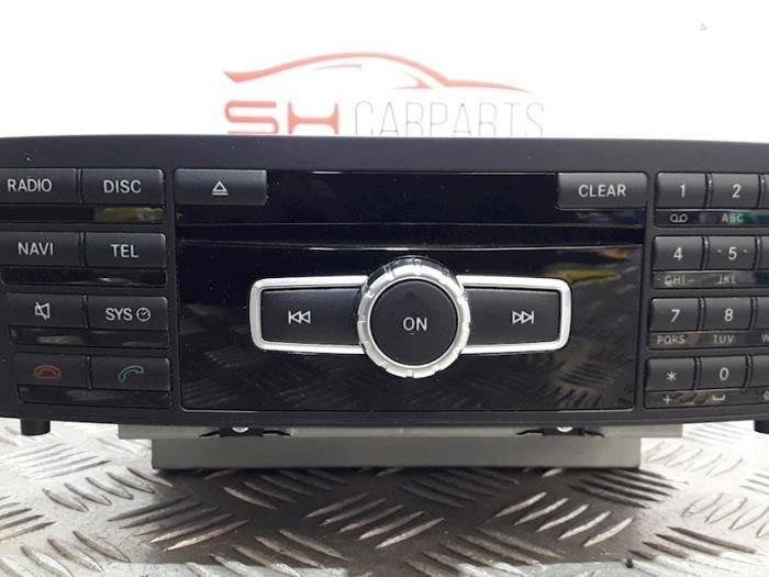 Radio CD Speler van een Mercedes B-Klasse, Gebruikt, -, Ophalen of Verzenden, -