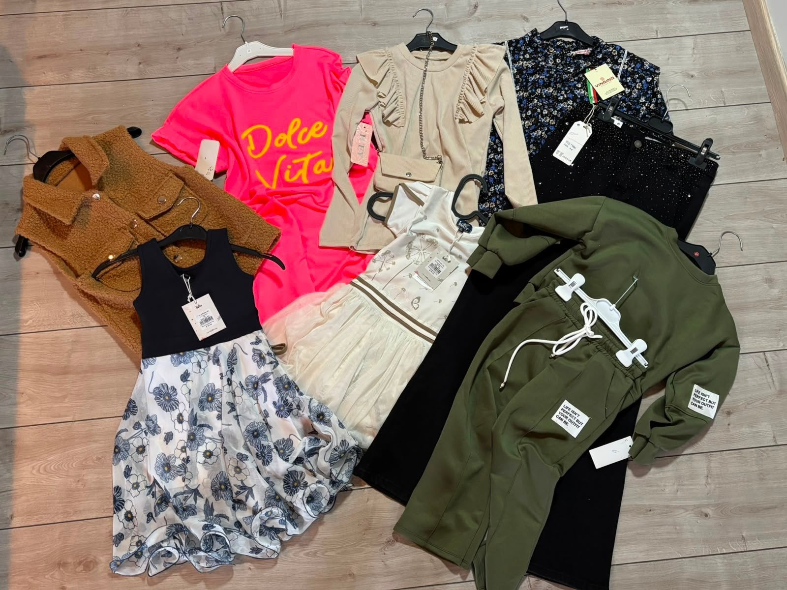 Partij 175 stuks meisjes/dames kleding nieuw, Ophalen of Verzenden, Nieuw