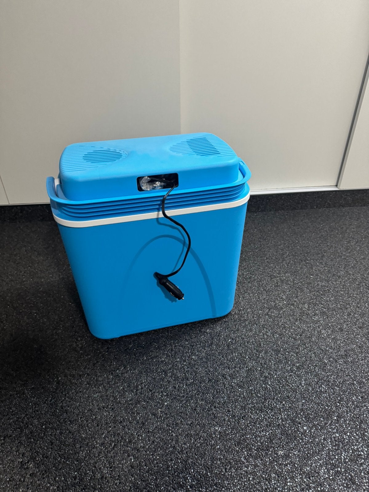 Koolbox, Caravans en Kamperen, Ophalen, Zo goed als nieuw