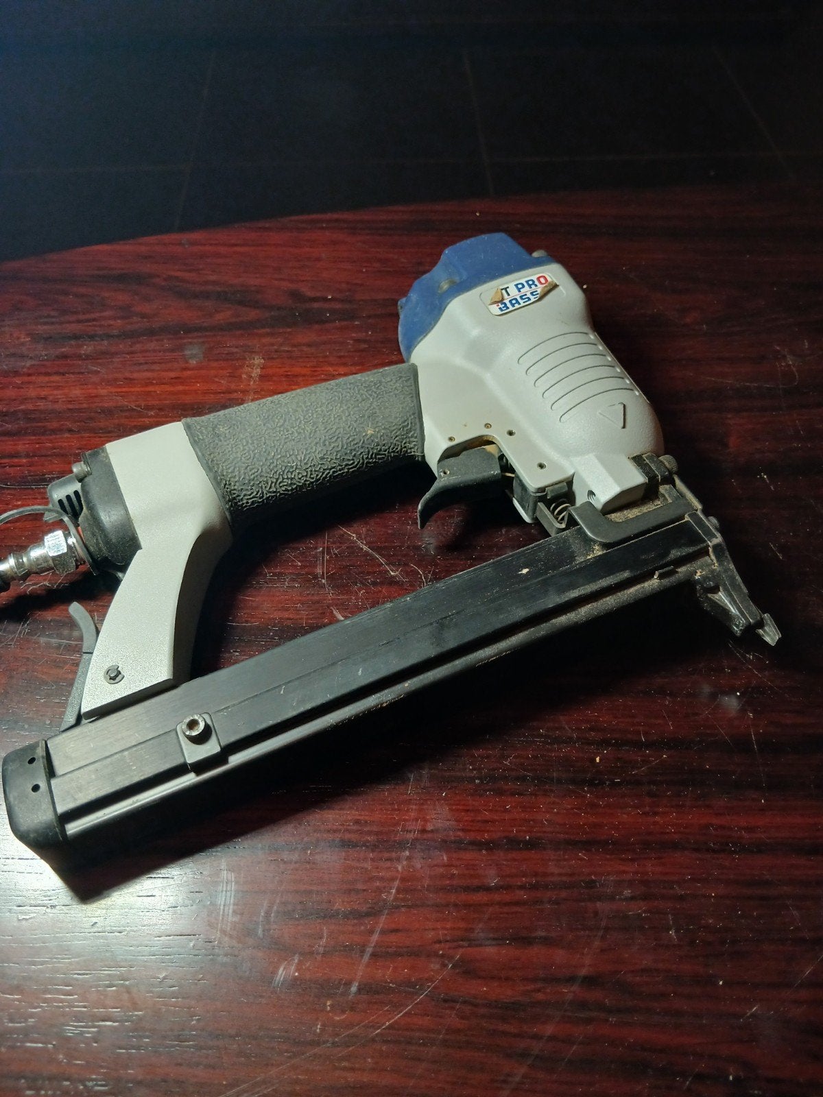 KITPRO - S10/25J-A1 AGRAFEUSE + COFFRE, Bricolage & Construction, Enlèvement