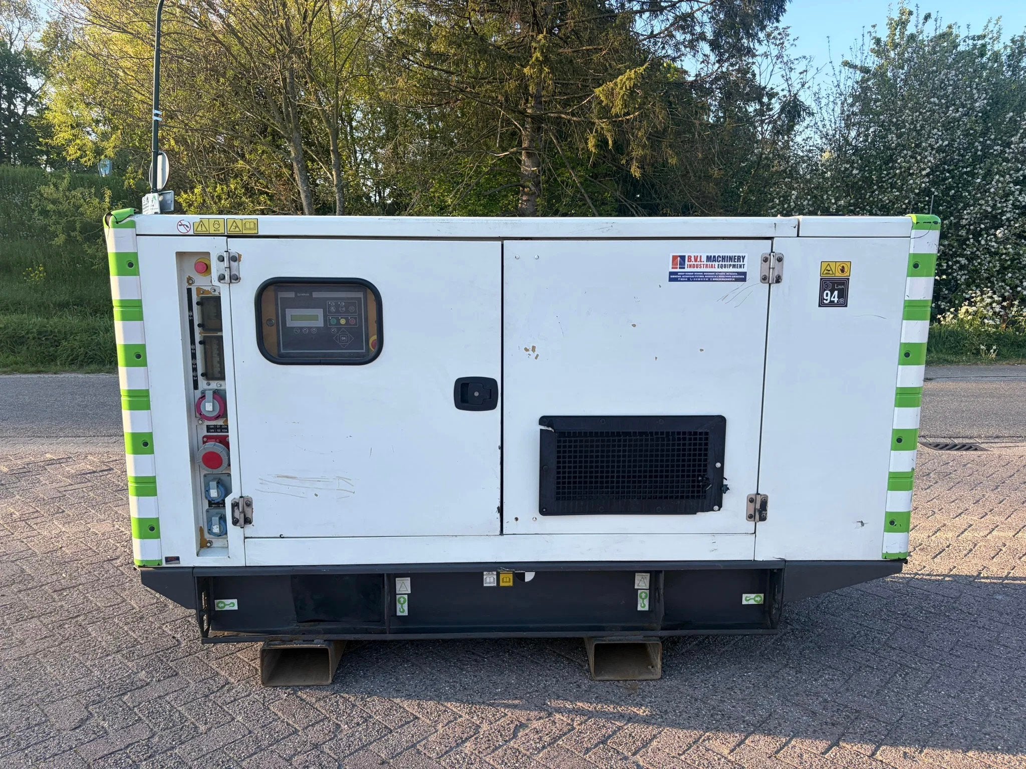 Caterpillar Perkins 100 kVA stamford aggregaat generatorset, Articles professionnels, Machines & Construction | Générateurs