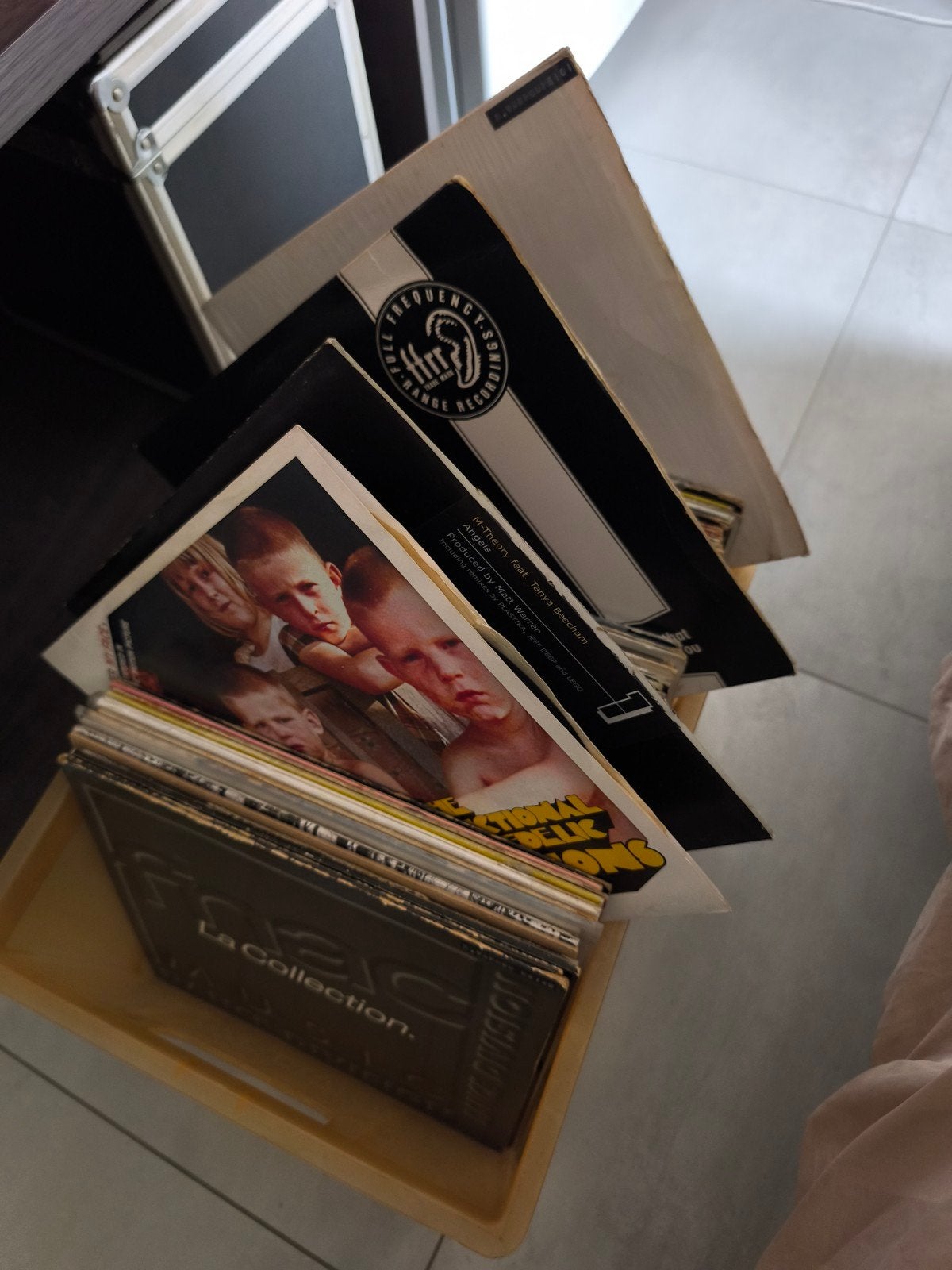200 vinyles... Maison... Maxis, CD & DVD, DVD | TV & Séries télévisées, Enlèvement