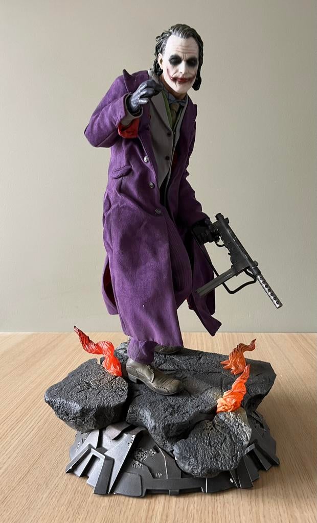 Statue joker the dark knight sideshow, Collections, Statues & Figurines, Enlèvement, Comme neuf