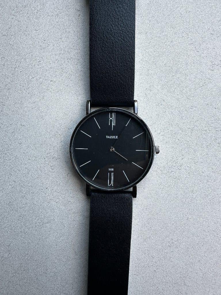 Yazole horloge - zwart met leren band, Montre-bracelet, Autres marques, Enlèvement ou Envoi, Cuir