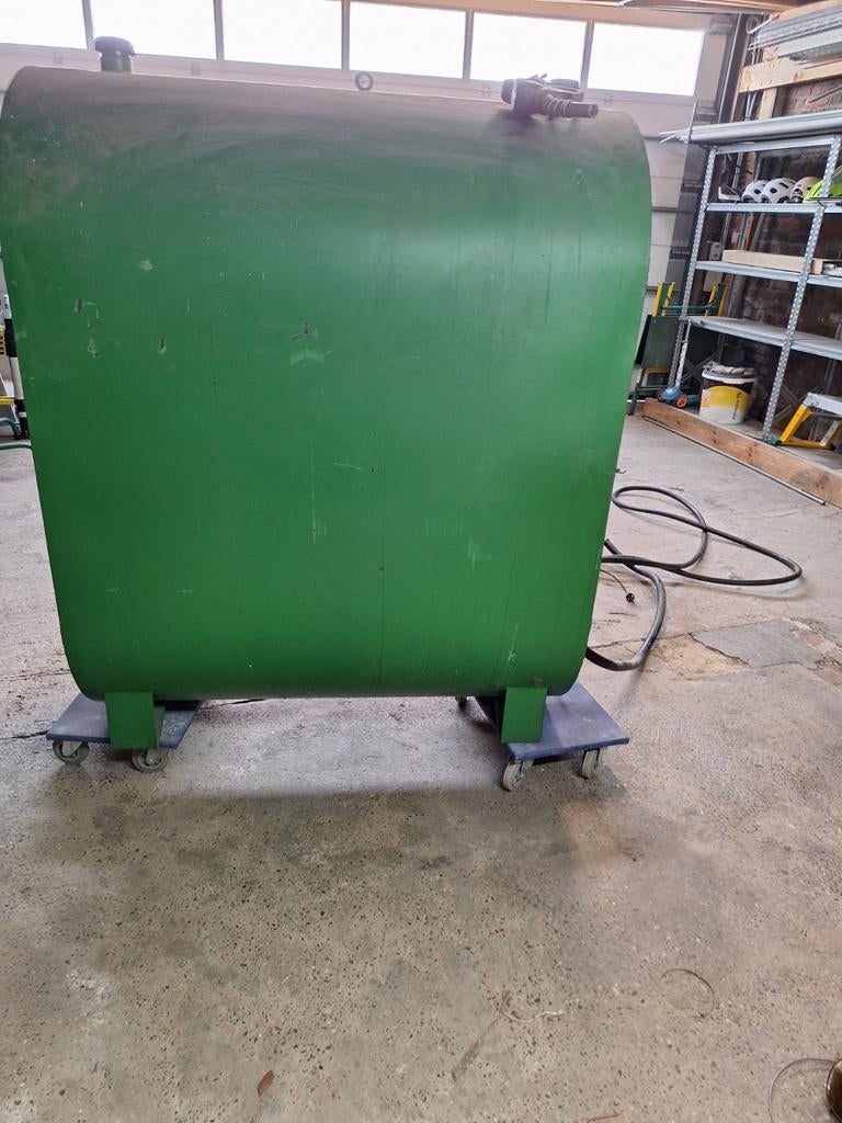 tank 1000l +pomp en pistool, Ophalen