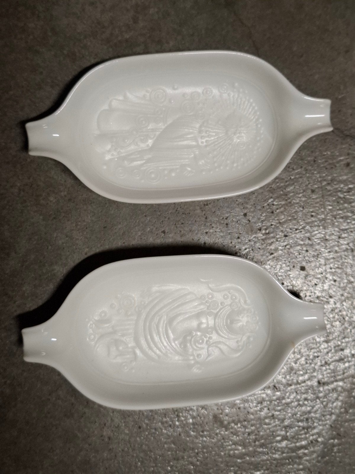 2 cendriers porcelaine "La Flûte Échantée" Rosenthal, Enlèvement