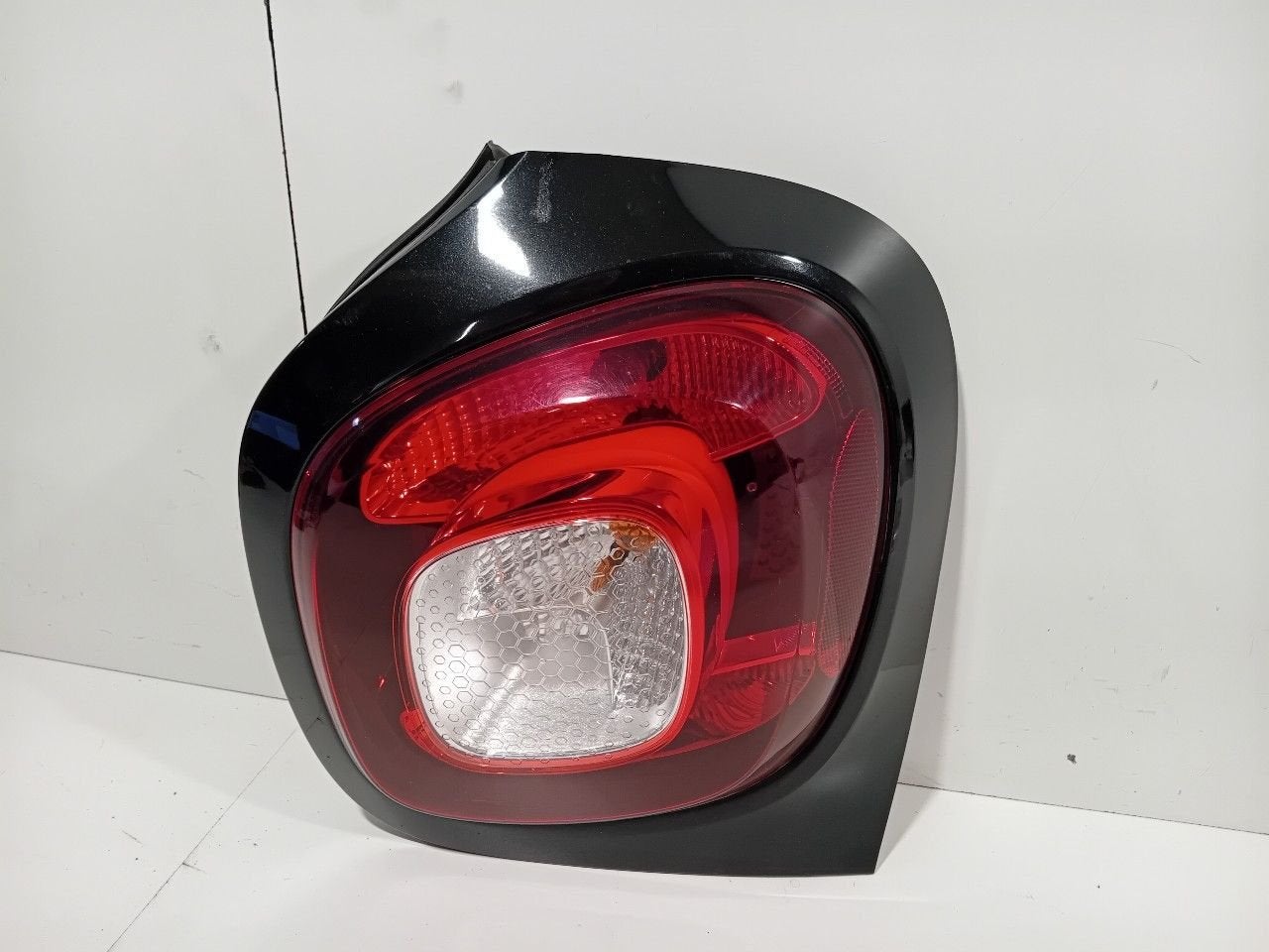 Achterlicht carrosserie rechts Smart Forfour, Autos : Pièces & Accessoires, Onderdelen@venauto.nl, Van der Ven Autorecycling B.V.