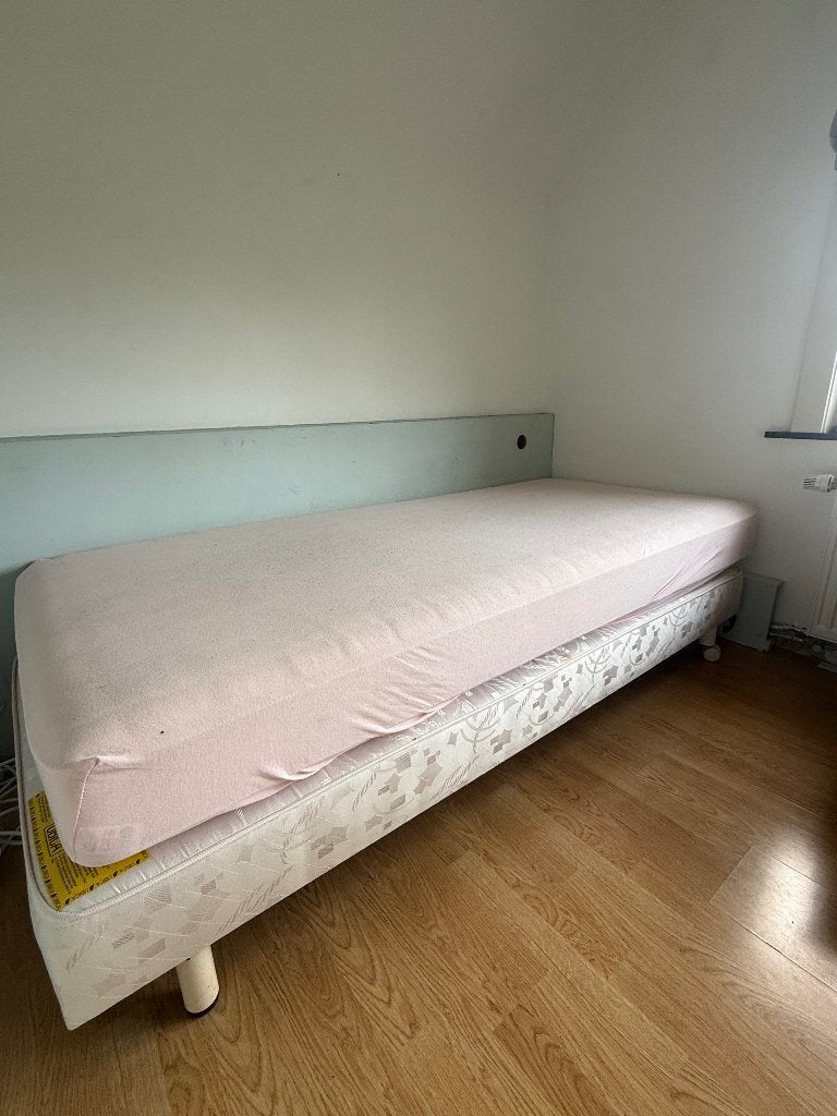 2 x één persoonsbedden (boxsprings), Ophalen, Gebruikt, 90 cm, 200 cm