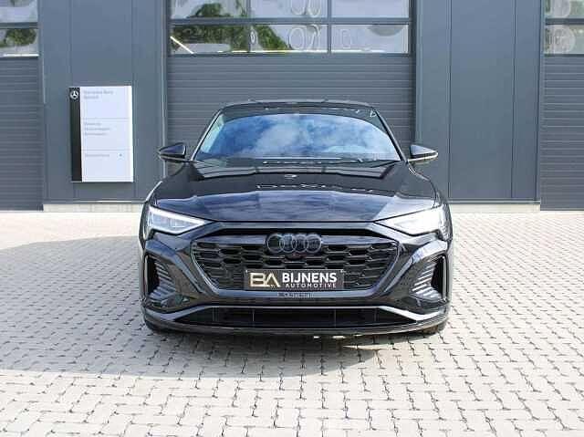Audi Q8 e-tron 89 kWh 50 Quattro S line, Auto's, Automaat, Parkeersensor, Zwart, Elektrisch