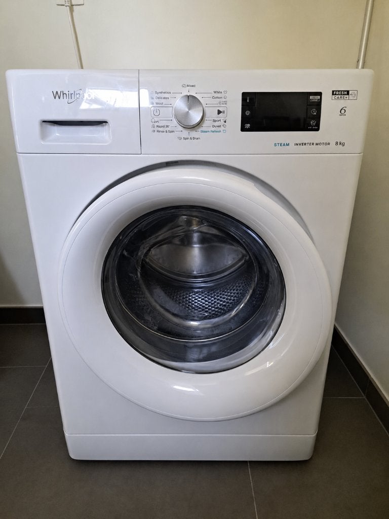 Machine à laver FFB 8489 WV EE Whirlpool, Electroménager, Lave-linge, Comme neuf, Chargeur frontal, 8 à 10 kg, 85 à 90 cm, 1200 à 1600 tours