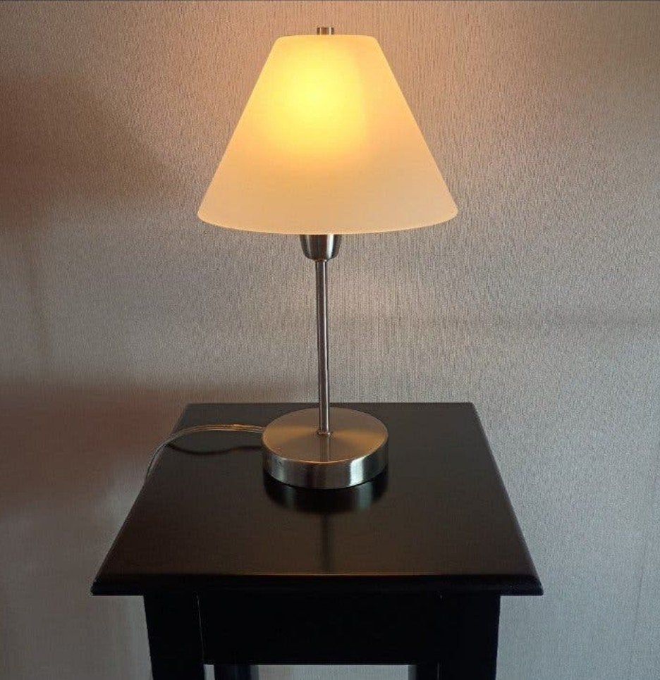 Lamp met glaskap en touch aan voet, Enlèvement
