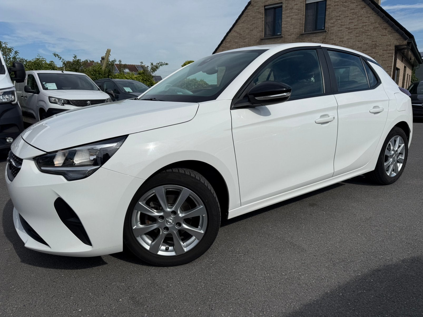 Opel Corsa 1.2i / CARPLAY / 9.083 + BTW, Auto's, Voorwielaandrijving, Dealer onderhouden, Stof, Euro 6