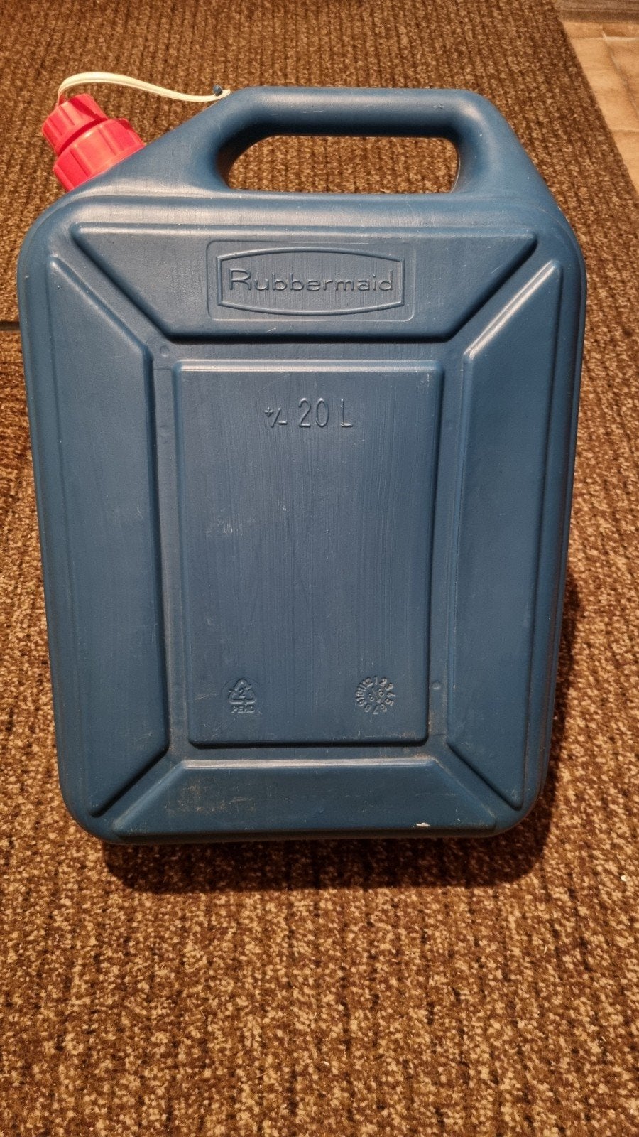 jerrycans, Ophalen