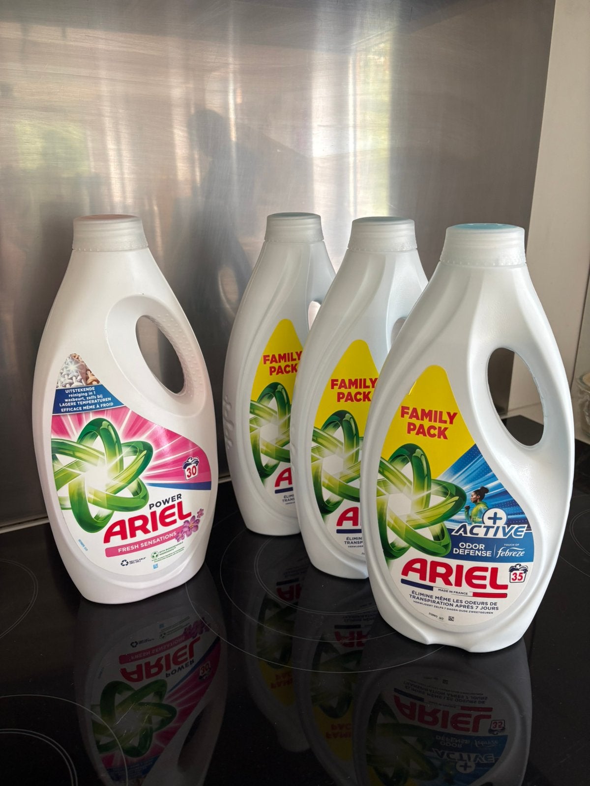 Lot plus de 6 litres de lessive ariel liquide, Enlèvement ou Envoi, Produit de nettoyage