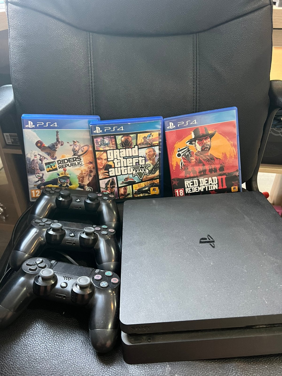 Ps4 met 3 controllers + 3 games, Games en Spelcomputers, Ophalen, Zo goed als nieuw