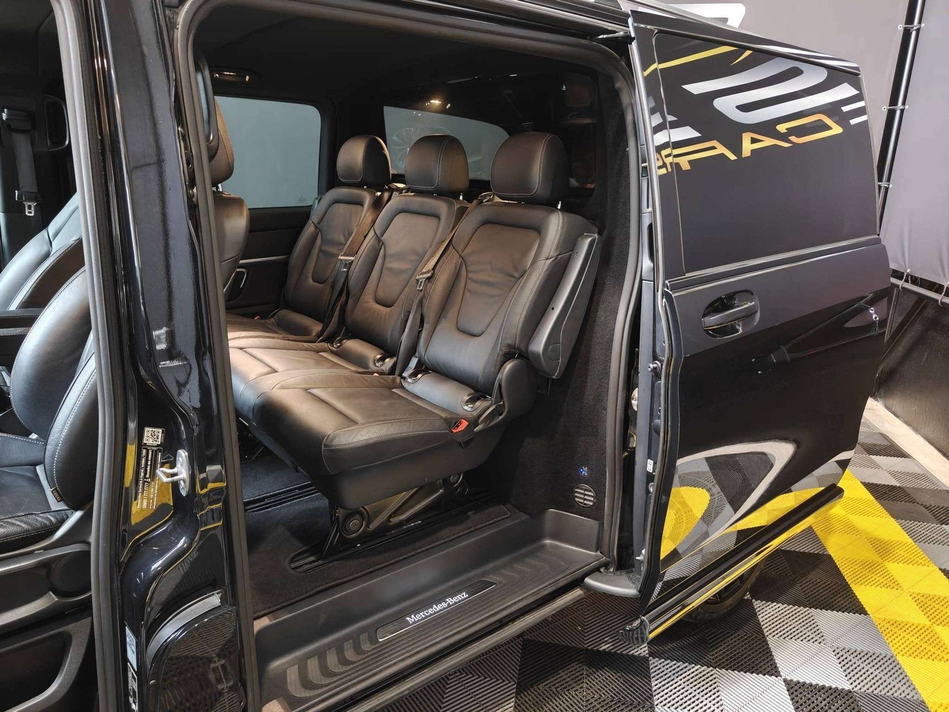 Mercedes-Benz V 300 d AMG+Night 5-Zit/LED/Leder/ElecDeuren/3, Euro 6, Entreprise, Entretenue par le concessionnaire, 5 portes