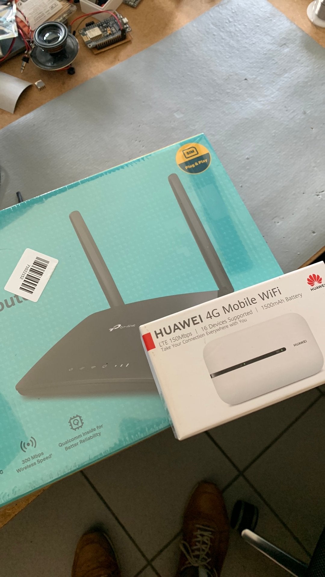 Mobiele huawei 4g modem met batterij + vaste router wan+4g, Computers en Software, Routers en Modems, Ophalen, Zo goed als nieuw