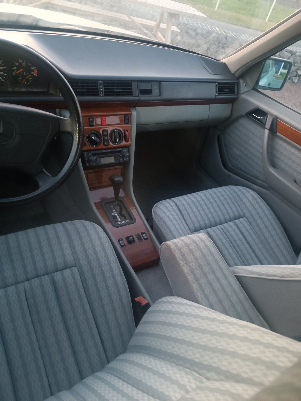 Mercedes 124 E clase, foto 8