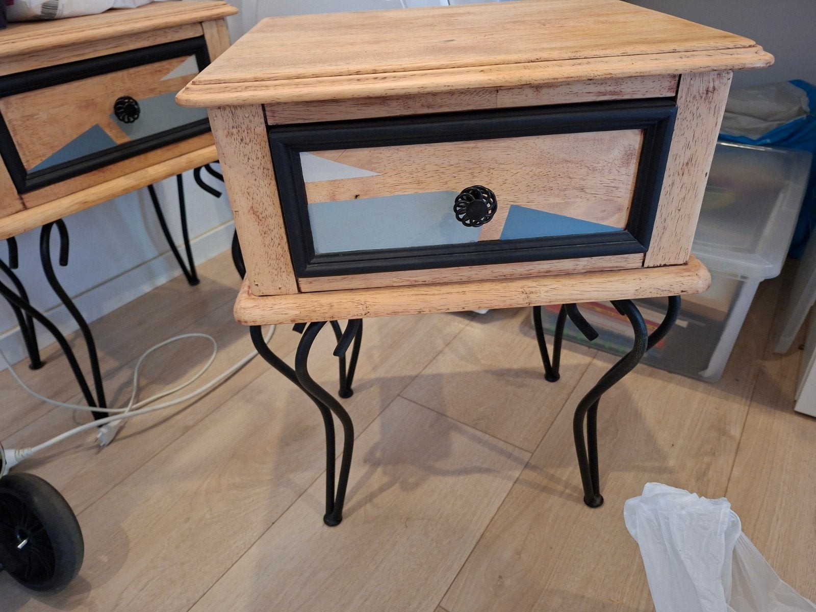 2 Nachtkastjes kersenhout, Huis en Inrichting, Ophalen