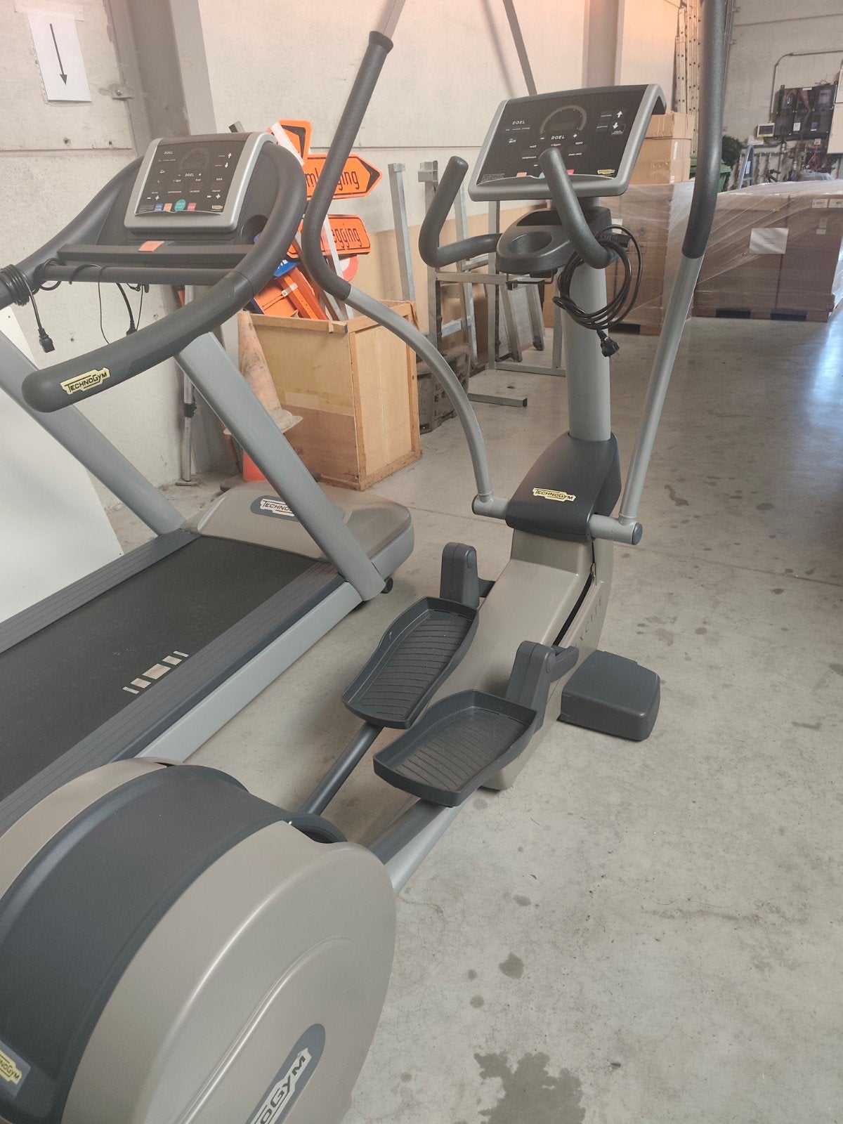 Technogym excite crosstrainer, Enlèvement, Comme neuf