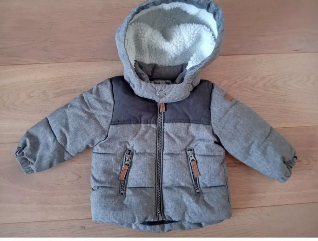 Hele warme winterjas H&M maat 74, Kinderen en Baby's, H&M, Ophalen of Verzenden, Zo goed als nieuw, Jasje