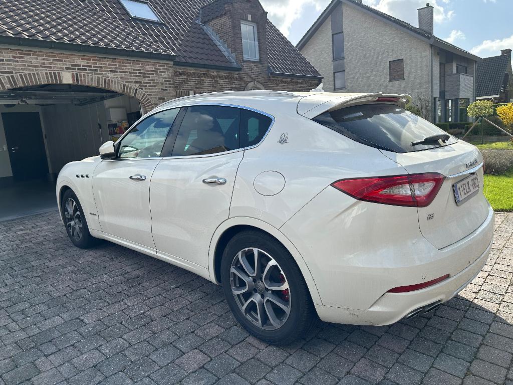 Maserati Levante, Cuir, Entretenue par le concessionnaire, 5 portes, 6 cylindres