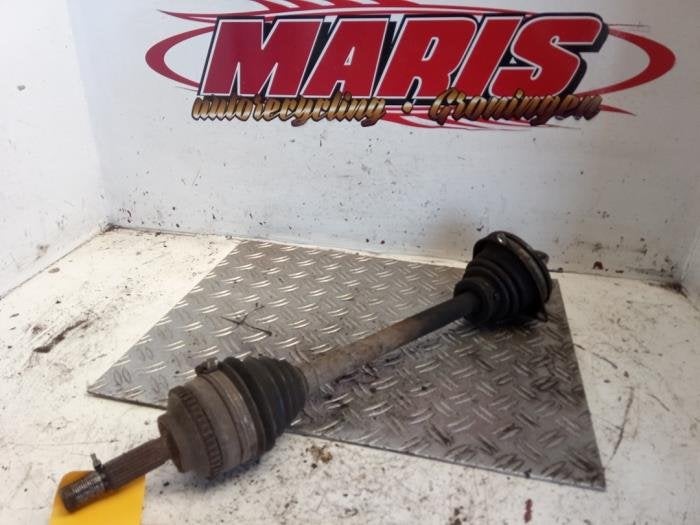 Arbre de transmission avant gauche d'un Renault Clio, -, Renault, -, 3 mois de garantie