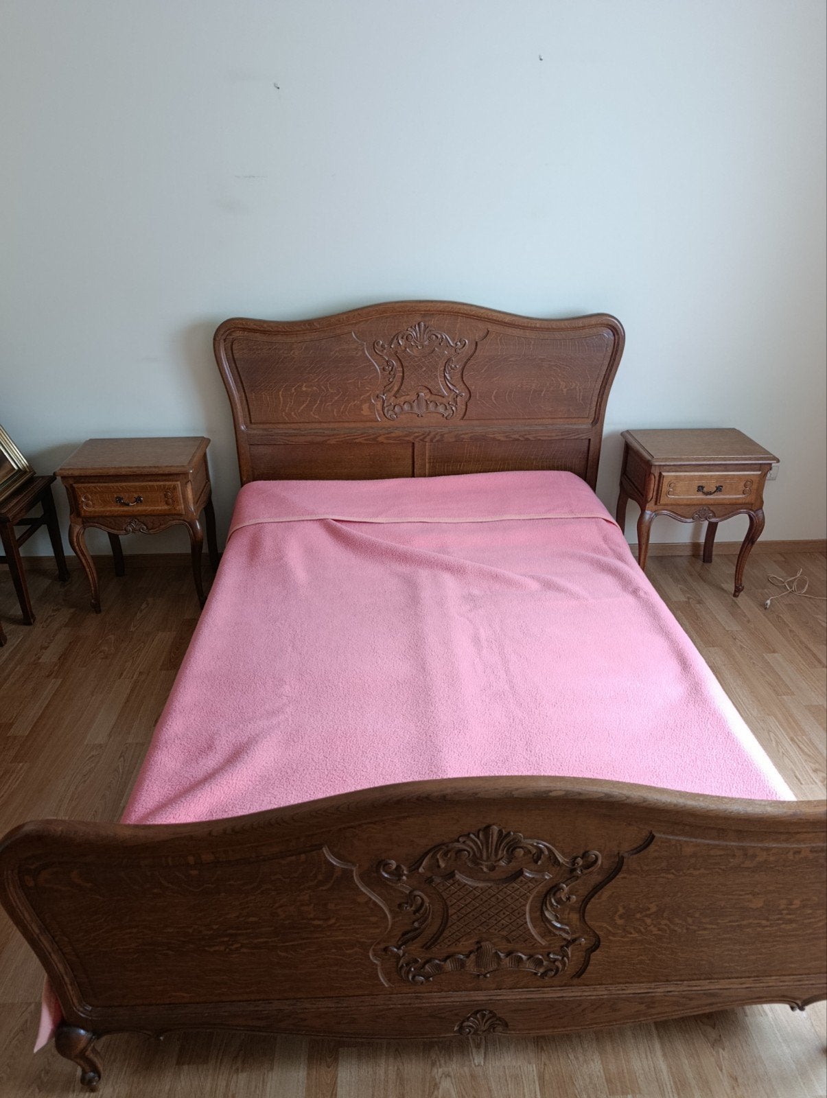 tweepersoonsbed en nachtkastjes, Ophalen