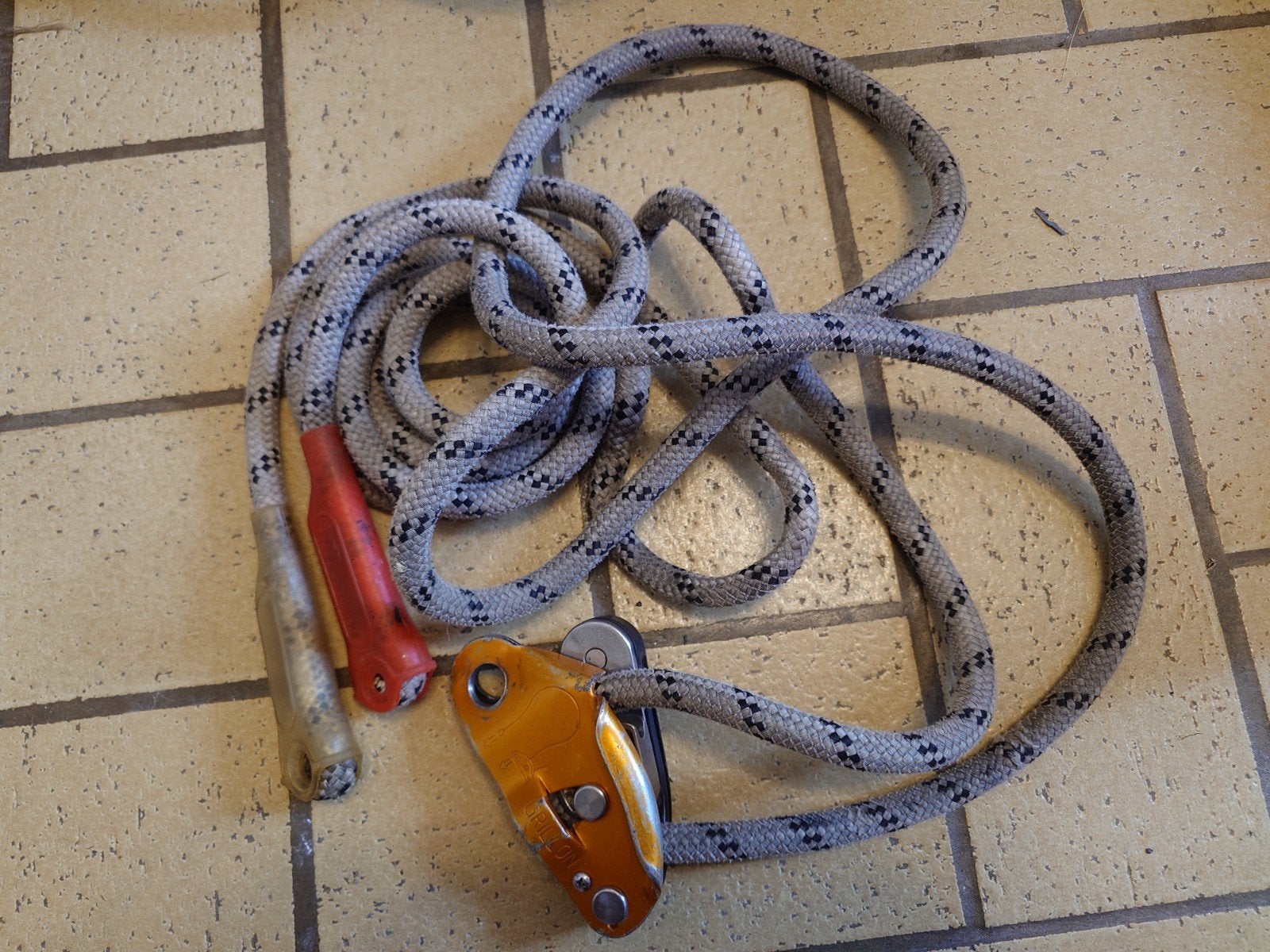 Cordon ajustable Petzl Grillon 5 m (nouveau prix 190€), Enlèvement ou Envoi