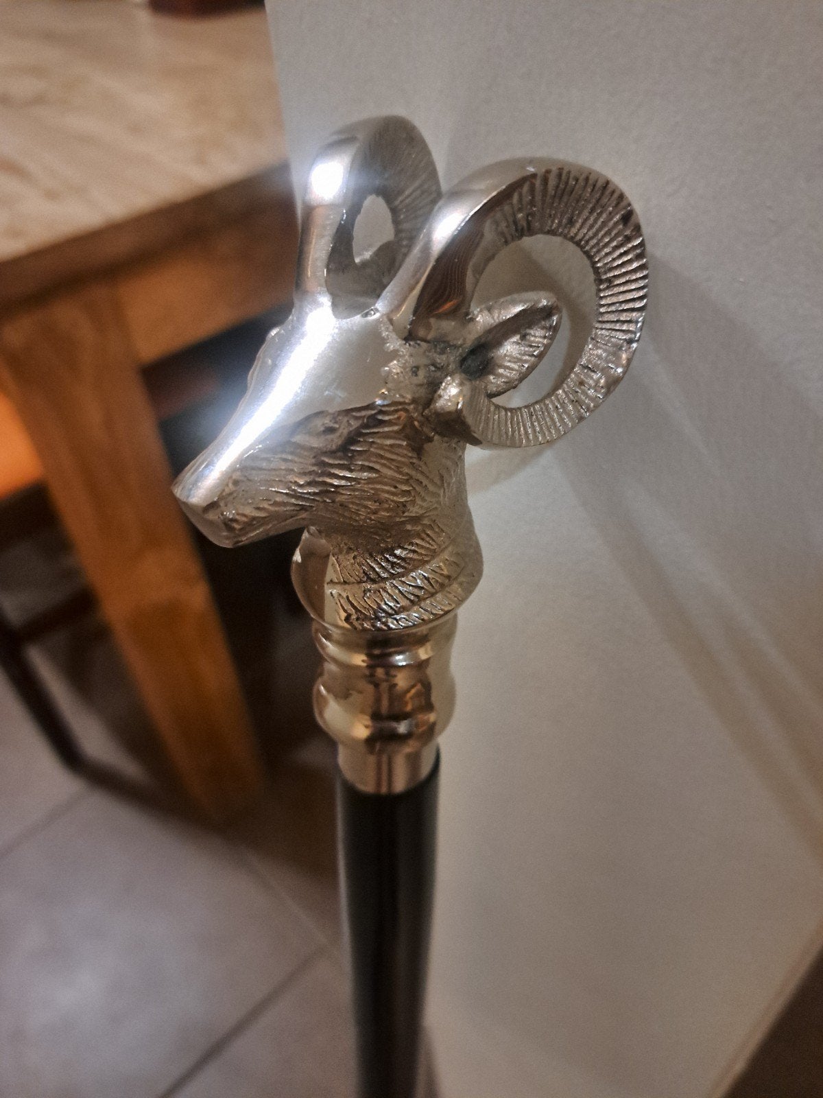 Wandelstok met ramskop, Huis en Inrichting, Woonaccessoires | Spiegels, Ophalen