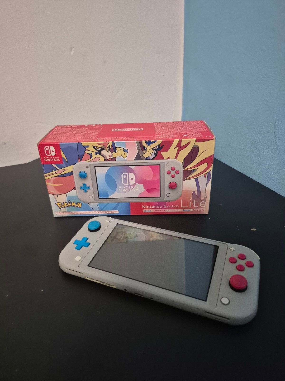 Nintendo Switch Lite Zacian & Zamazenta, Games en Spelcomputers, Ophalen, Gebruikt