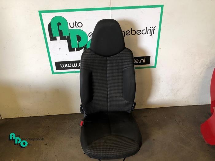 Stoel links van een Peugeot 107 (107 05-), Auto-onderdelen, Interieur en Bekleding, Peugeot, Gebruikt, 3 maanden garantie, Ophalen of Verzenden