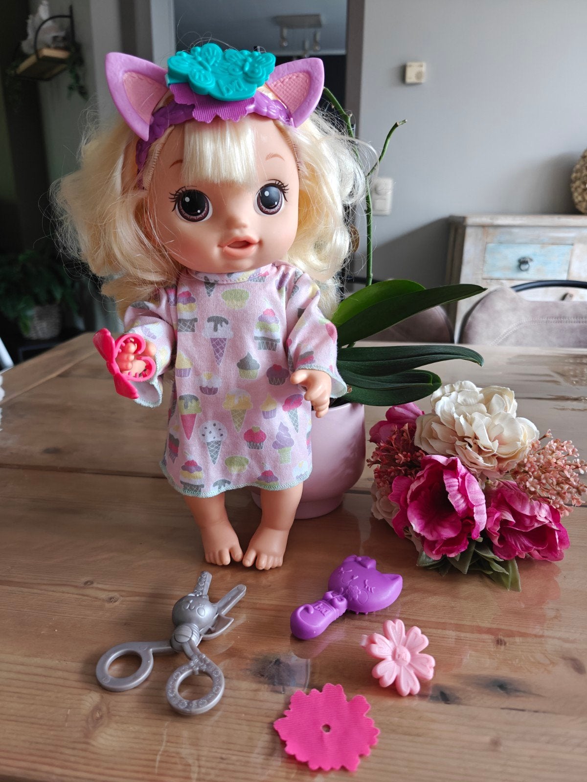 Franstalig zeer goed werkend Hasbro popje met accessoires., Ophalen of Verzenden, Zo goed als nieuw, Overige typen