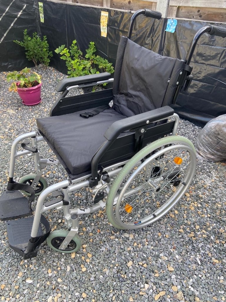 Fauteuil roulant pliable en aluminium, Enlèvement, Pliant, Neuf, Fauteuil roulant à pousser