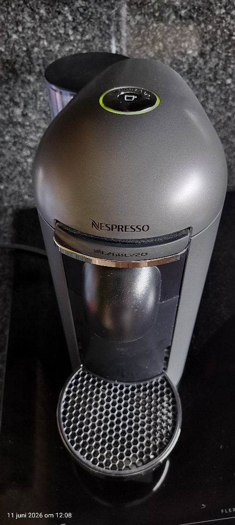 Nespresso Vertuo koffiemachine, Electroménager, Cafetières, Comme neuf, Dosettes et capsules de café, Cafetière, Réservoir d'eau amovible