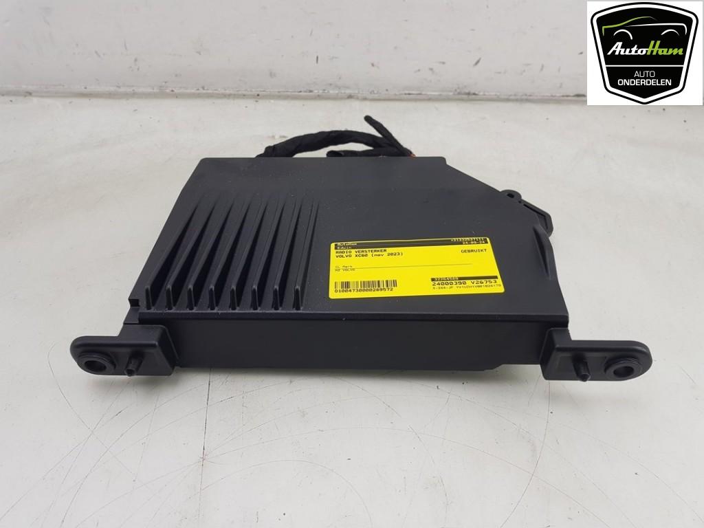 AUDIO VERSTERKER Volvo XC60 II (UZ) (01-2017/12-2022), Gebruikt, Volvo