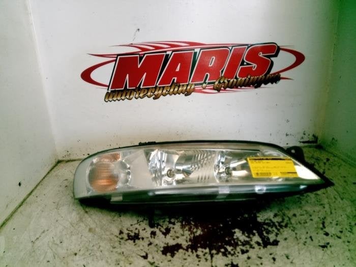 Phare droit d'un Opel Vectra, -, -, Opel, 3 mois de garantie
