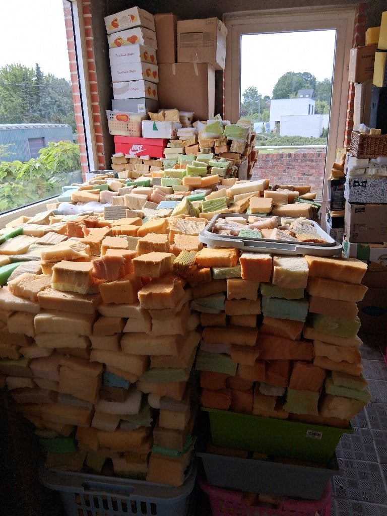 Sponsen voor te knutselen, Ophalen