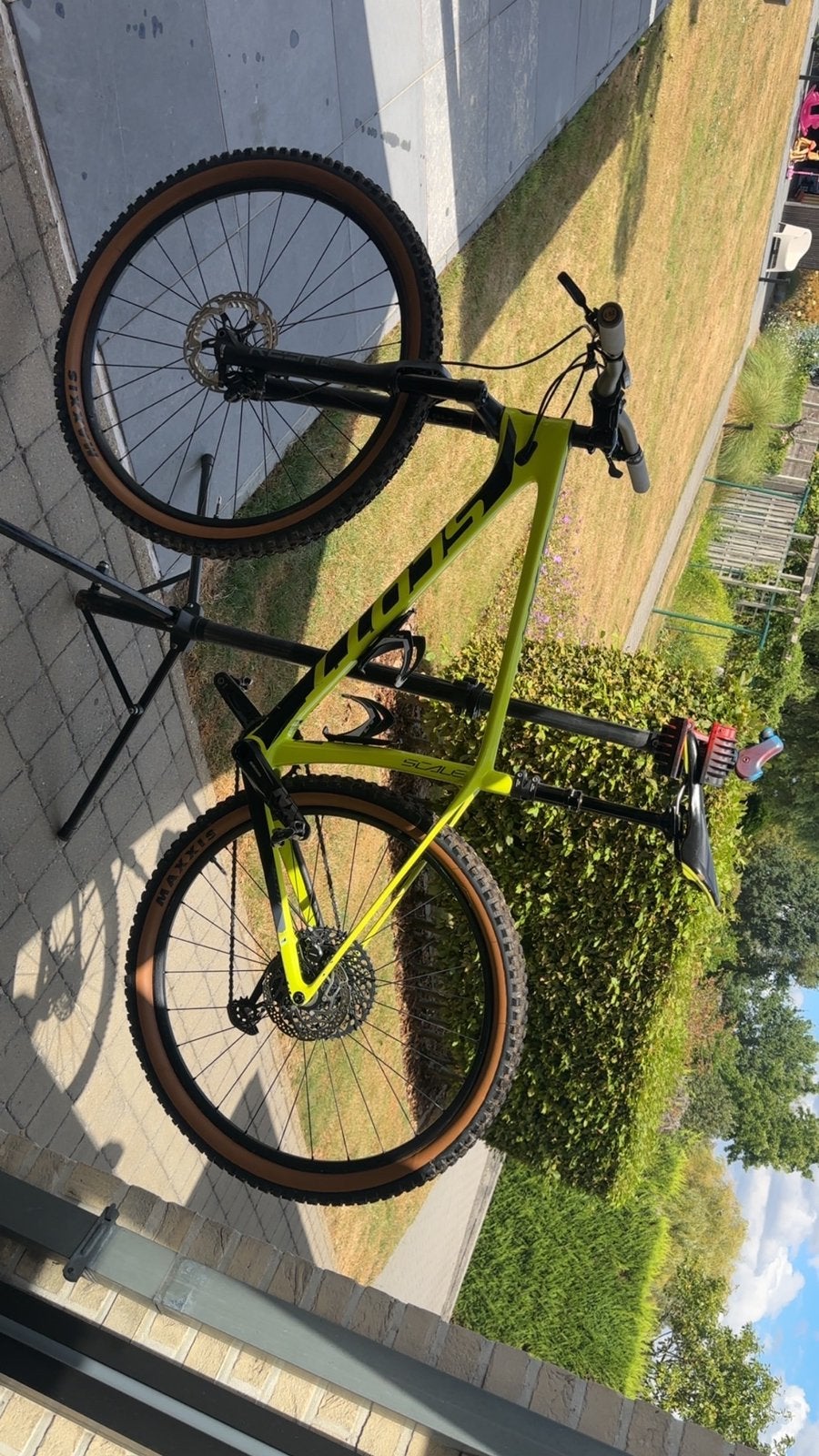 Scott scale 940, Enlèvement, Comme neuf