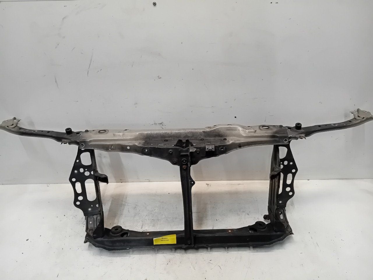 Voorfront slotplaat Lexus GS, Onderdelen@venauto.nl, Van der Ven Autorecycling B.V., Ettenseweg 76, 4706 PB Roosendaal, The Netherlands