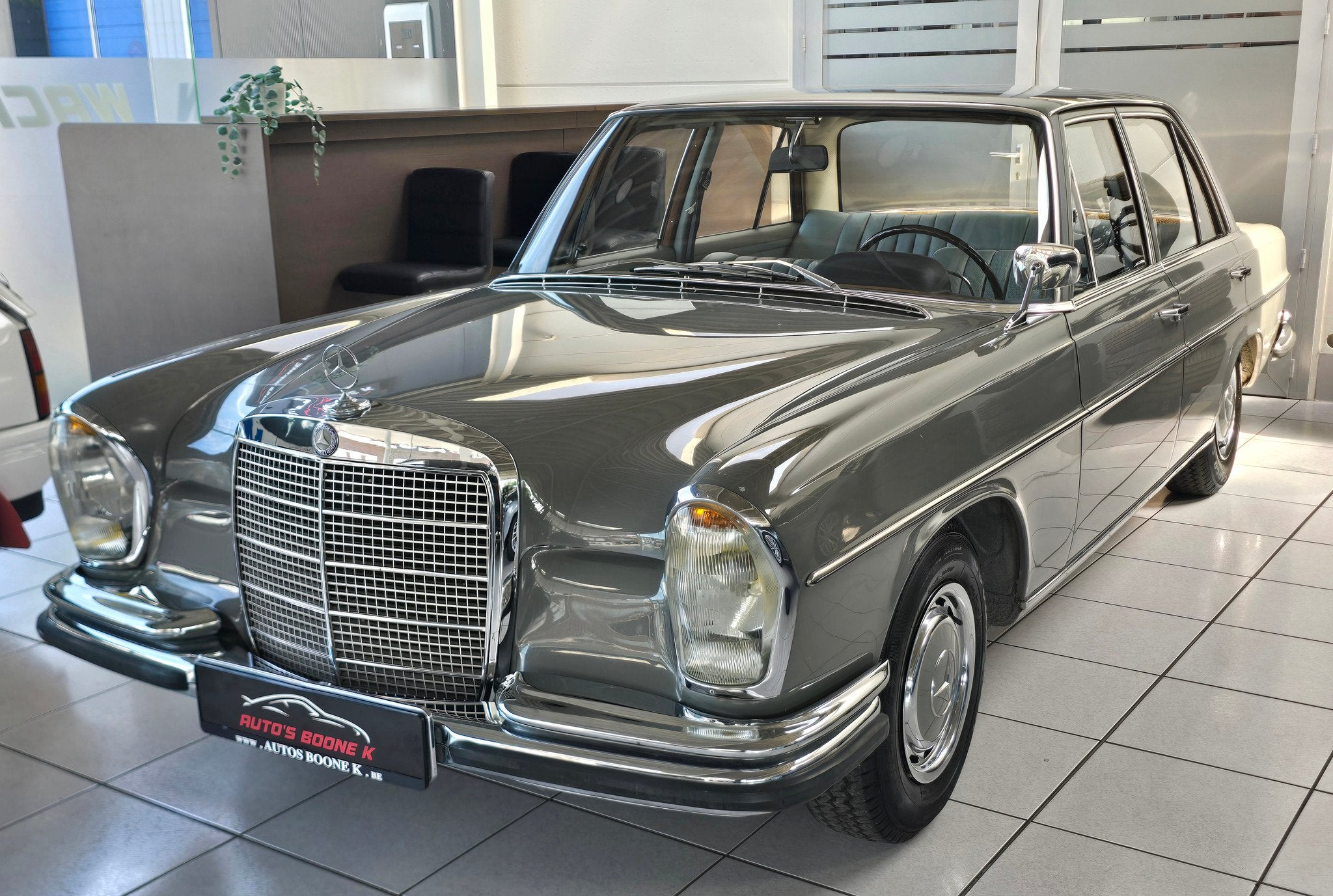 Mercedes-Benz 280 280 S / Oltimer 1969' / 6 Cilinder /, Auto's, Oldtimers, 4 deurs, Achterwielaandrijving, Bedrijf, Grijs